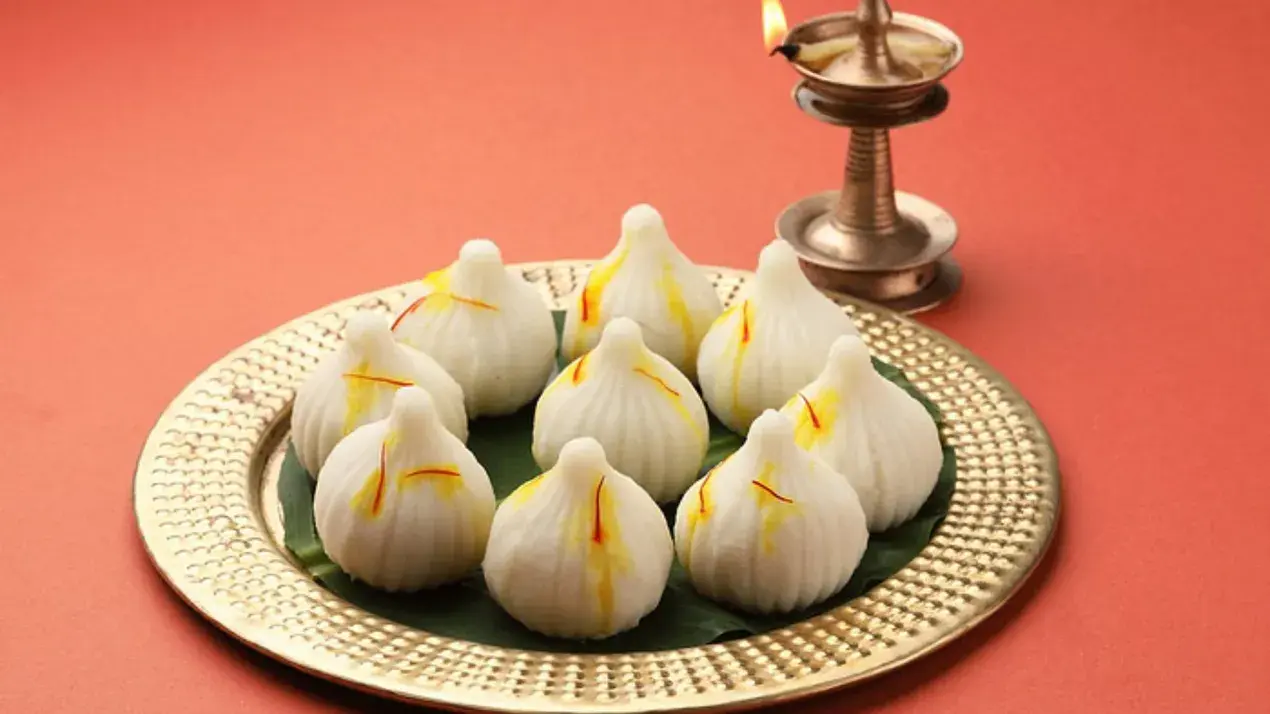 Khoya Modak Recipe With Nuts: Creamy, Rich Treat For Ganpati Bappa