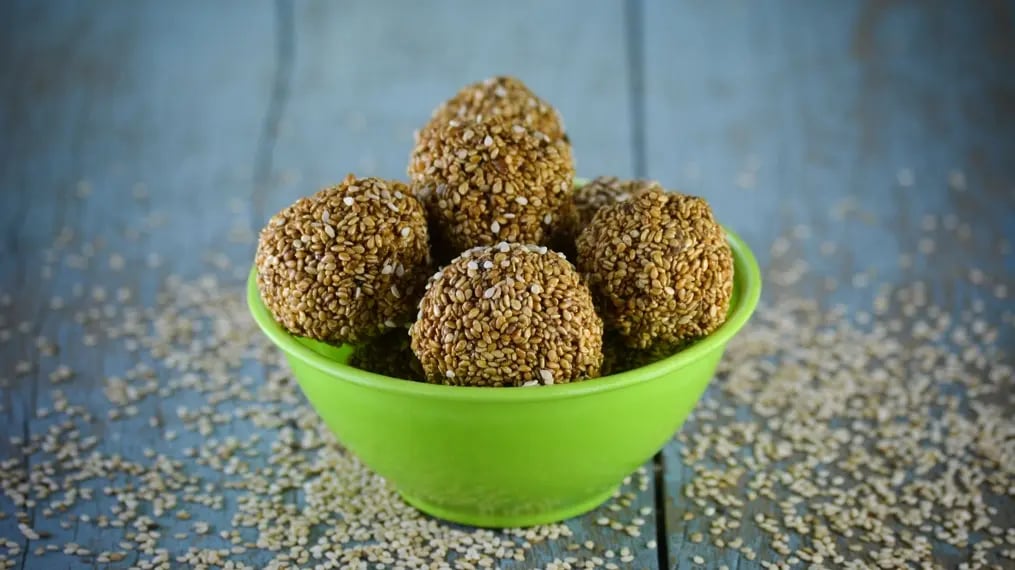 Chocolate Til Laddoo