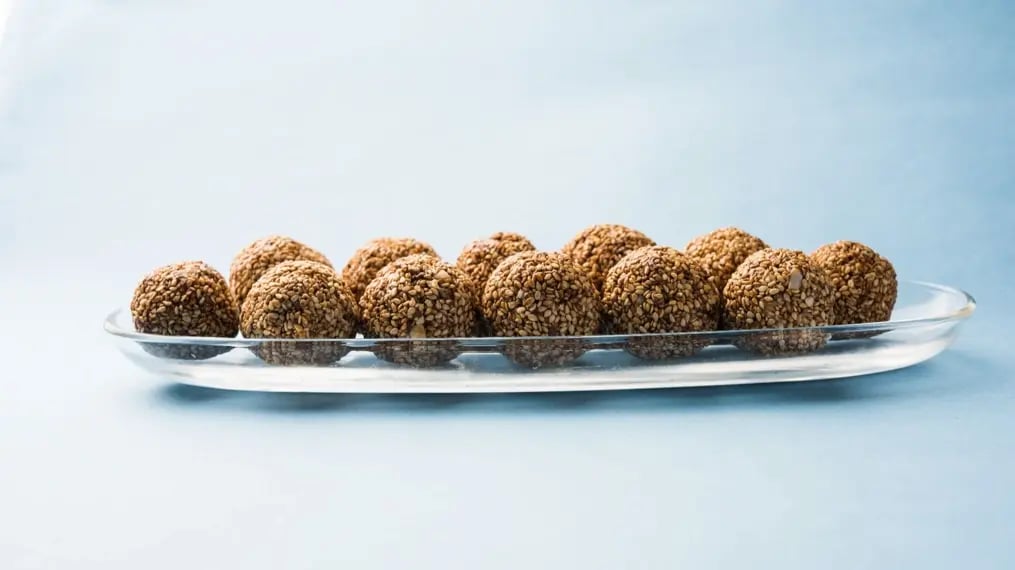 Chocolate Til Laddoo