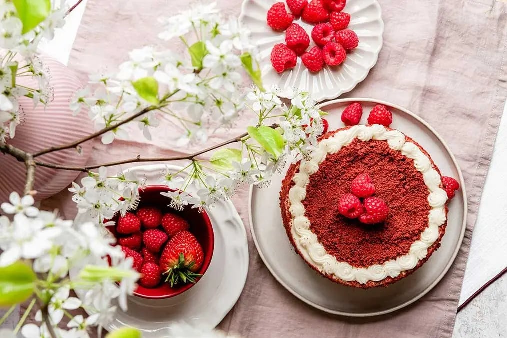 How to Make Vanilla Berry Cake