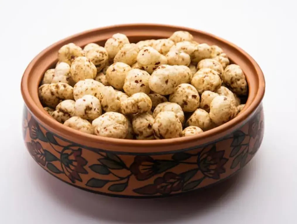 Slow-Roast the Makhanas for Crunch