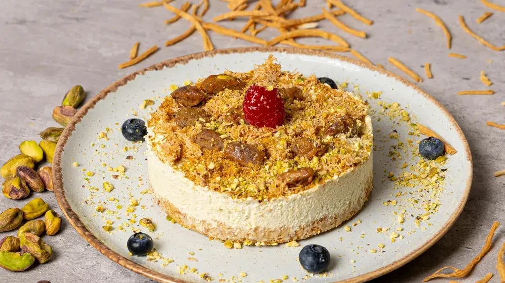 Master the art of indulgence by making these cheesecakes - Crumble Cheesecake Image 3