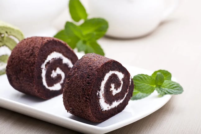 Mastering the Perfect Chocolate Swiss Roll: Tips for a Flawless Finish