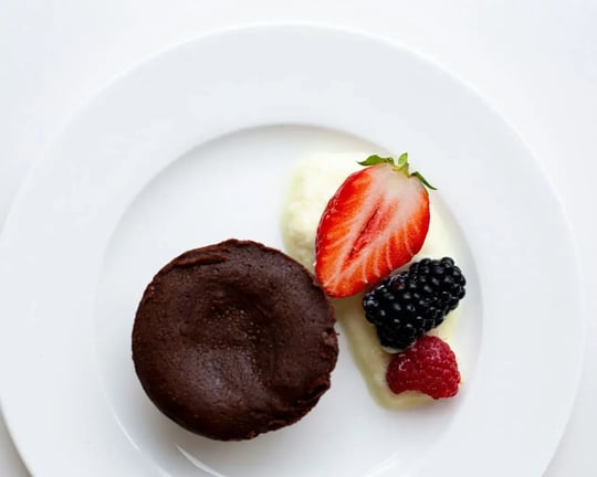 Chocolate lava cake with fruits