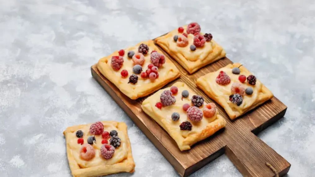 7 Types Of Mini Puff Pastry Desserts