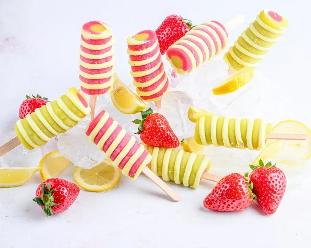 Mixed Fruit Yogurt Oreo Popsicles: A No-Bake Summer Delight - Srawberry and lime Oreo popsicles