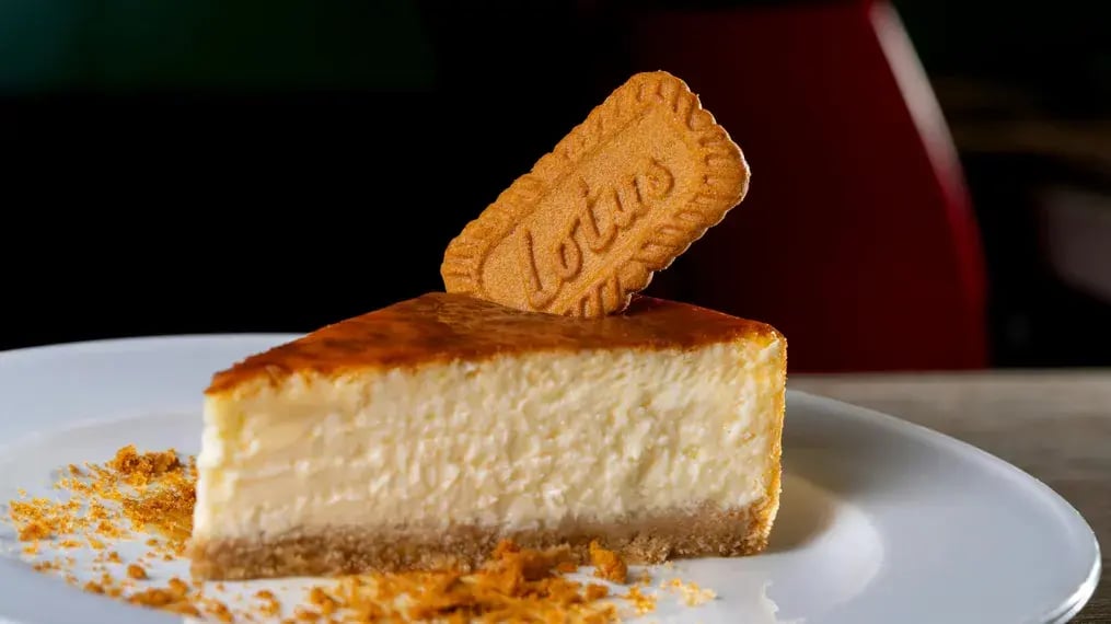 Moist and magical lotus cake that will amaze you - lotus biscoff cake image 2