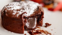 Molten Chocolate Cake Recipe: How To Create a Soft Cake with a Perfectly Gooey Chocolate Centre
