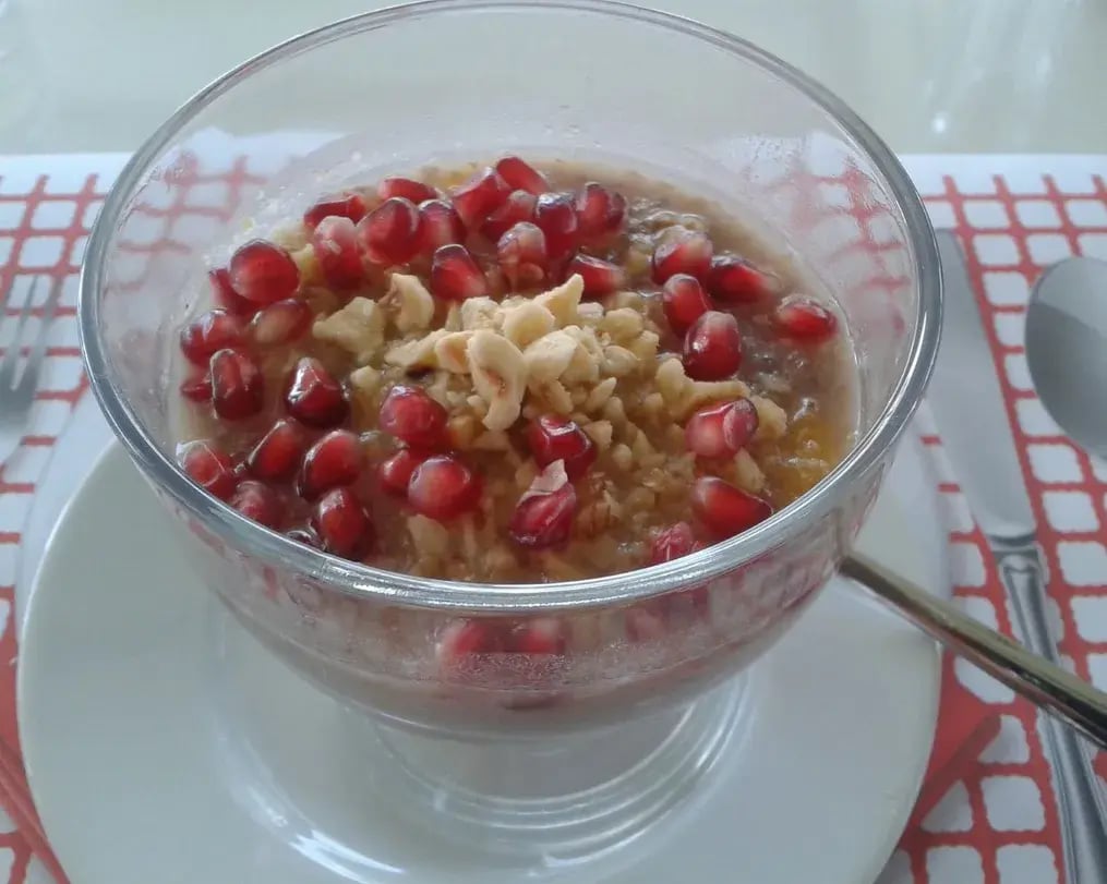 Ashura With Pomengranate Arils