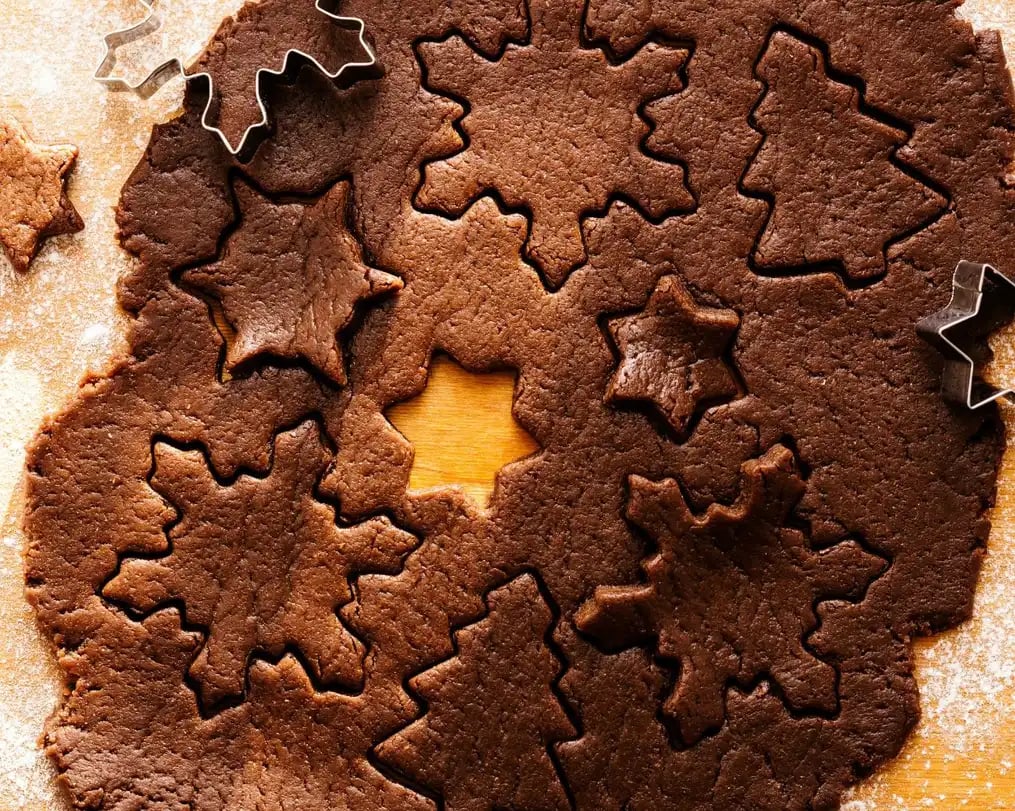 No-Bake Mango Lychee Pie with Bournville Chocolate Crust - Chocolate Pie Crust being made for Pie