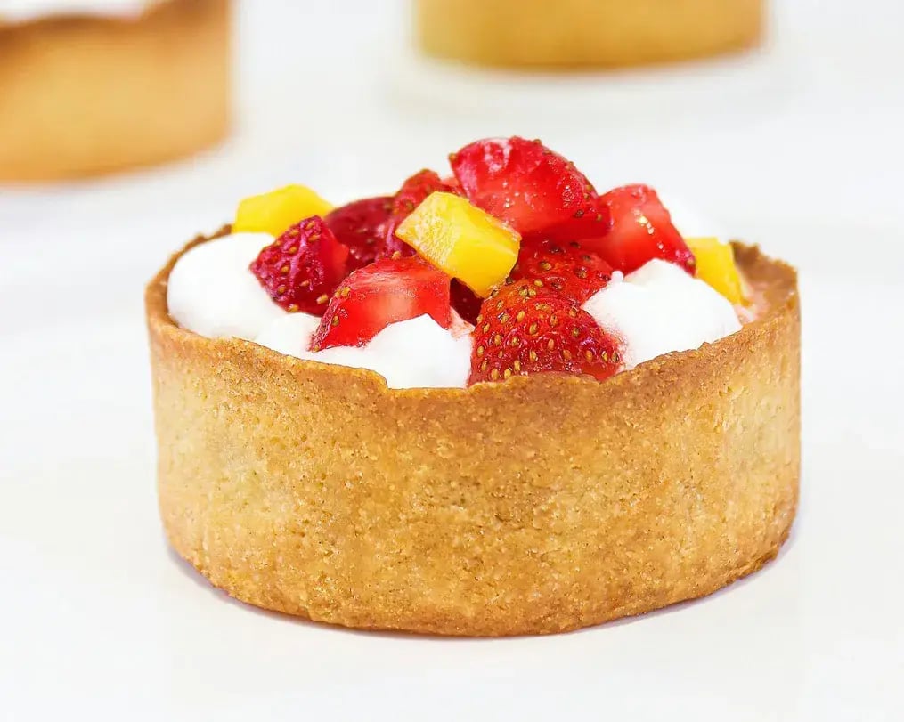 No-Bake Mango Lychee Pie with Bournville Chocolate Crust - Fresh Mango Litchi Pie