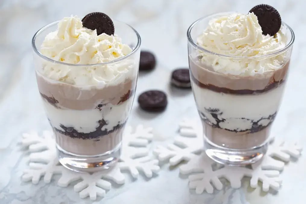 Bake Oreo Caramel Pudding In Individual Glasses