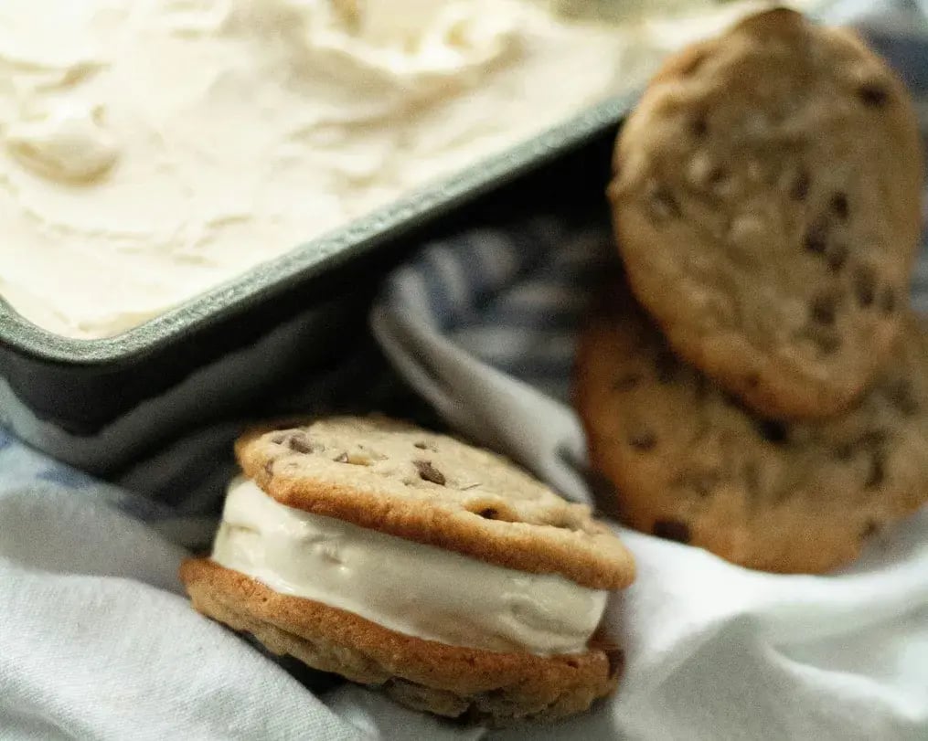 Sandwich Cookie