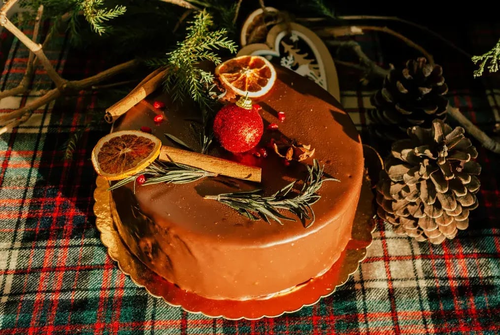 Orange Glaze Recipe to Add a Sweet Citrus Finish to Your Cakes or Pastries - Orange Glaze Cake 3