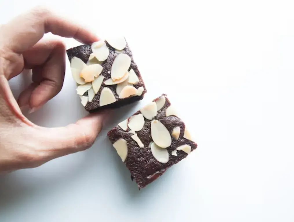 Easy And Delicious Recipe To Make Oreo Almond Chocolate Fudge