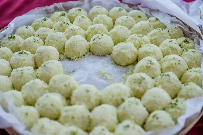 Oreo-Infused Kheer Kadam: A Crunchy Surprise in a Classic Bengali Sweet