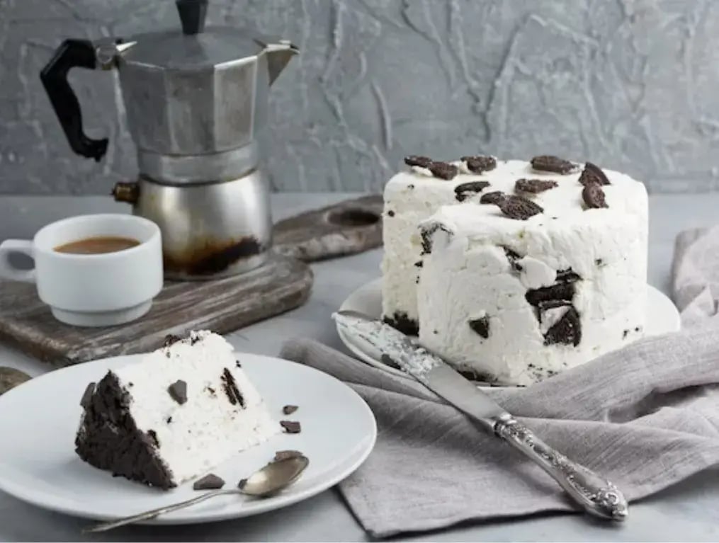 Oreo Pistachio Ice Cream Cake: A Layered Delight - Introduction