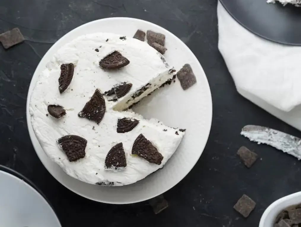 Step-By-Step Guide To Make Oreo Pistachio Ice Cream Cake