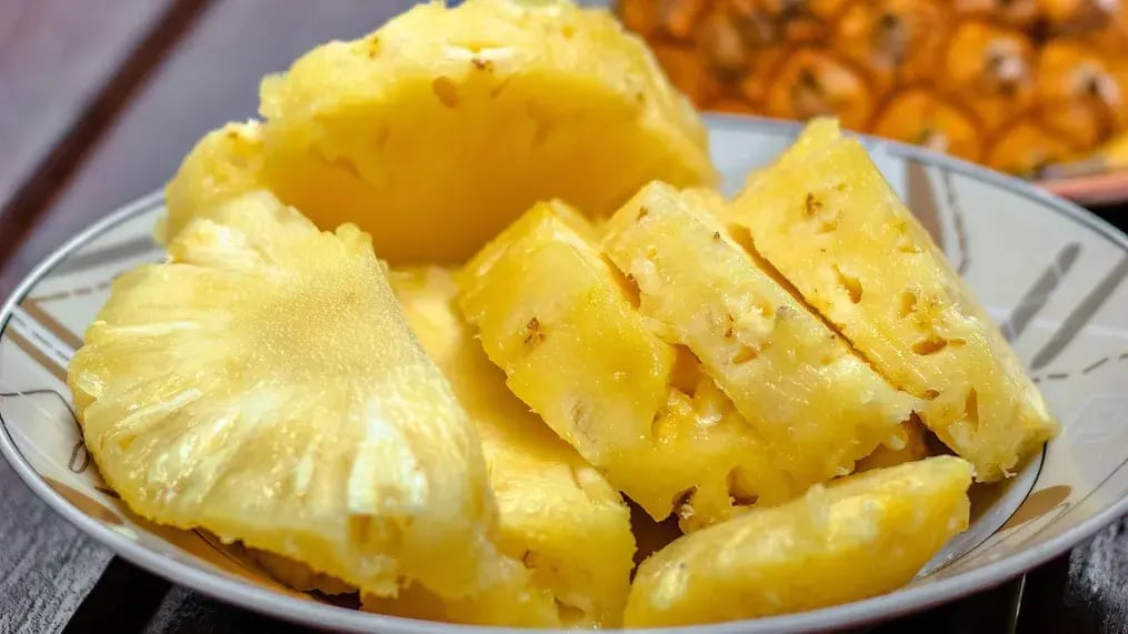 pineapple slices