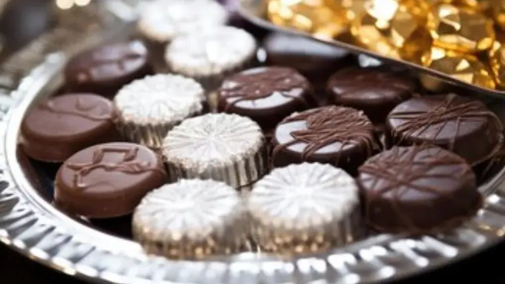 6-plating-hacks-for-hanukkah-gelt-cookies-creative-ideas-for-celebrations