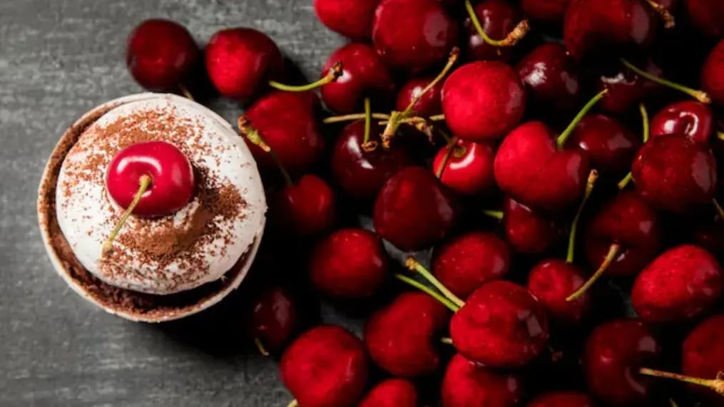 Cherry Cheesecake Cups