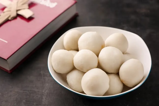 Rice Flour Ladoo vs Besan Ladoo: 5 Key Differences Explained