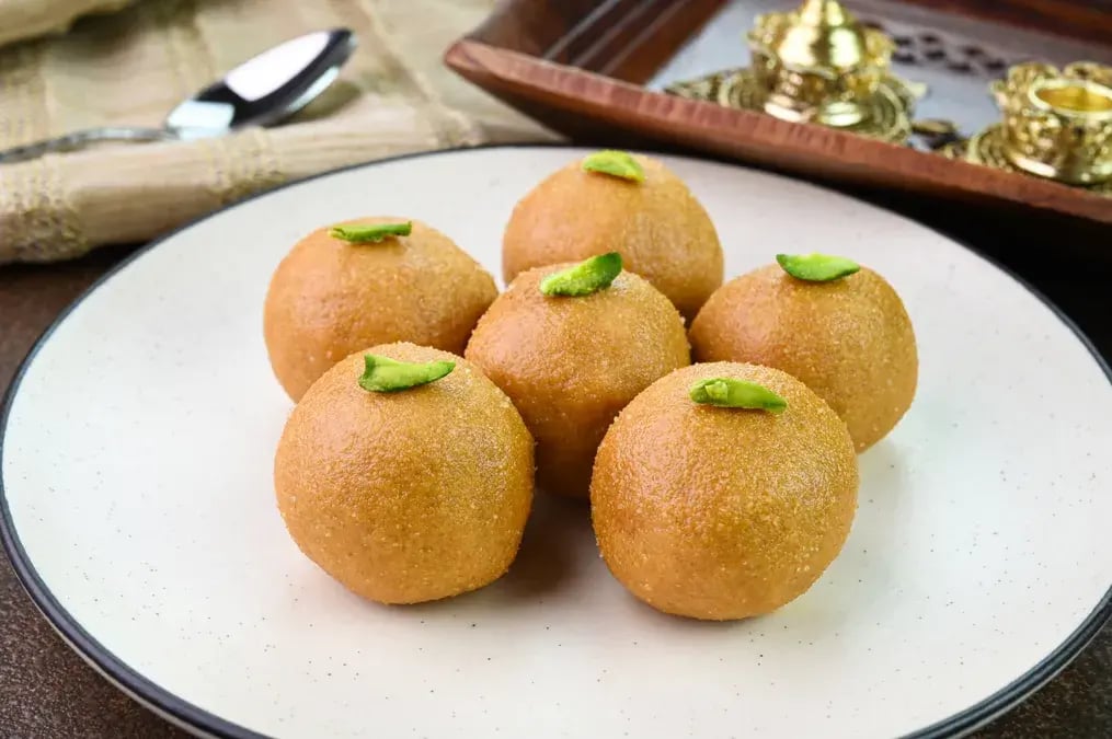 Besan Ladoos