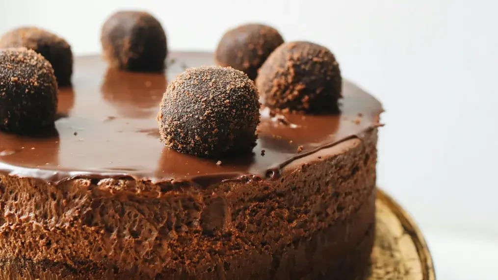 Rich Chocolate Ganache Cake: A delightful cake for any occasion - Chocolate Ganache Cake Image 1