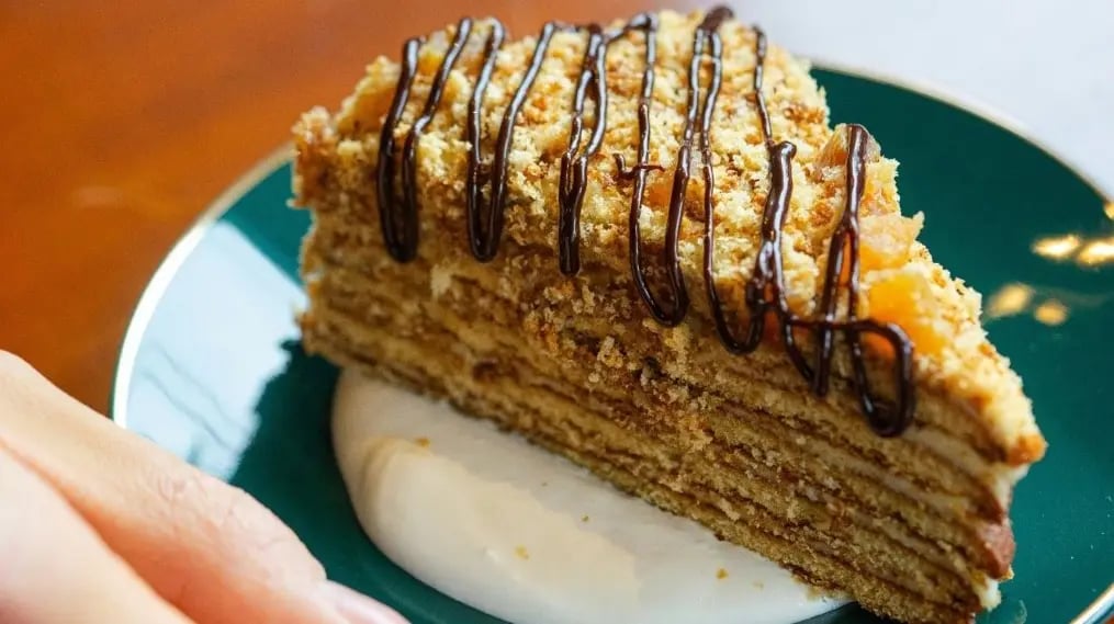 Rich Mocha Cake With Walnut Crunch