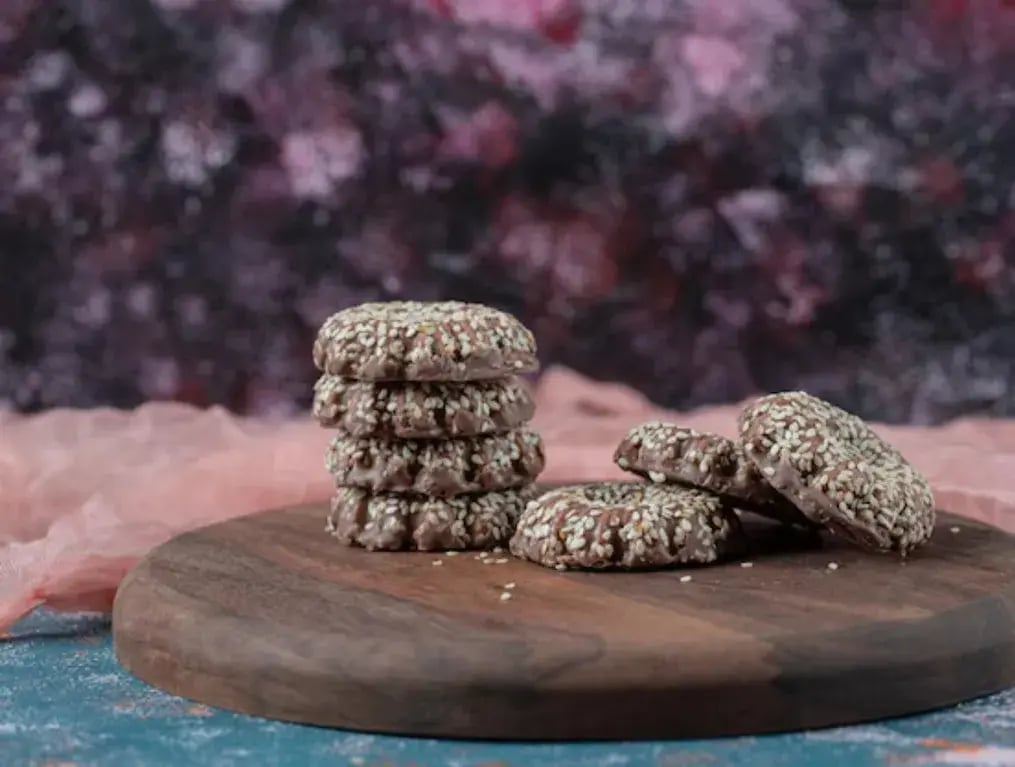 How To Bake Sesame Cookies with Chocolate
