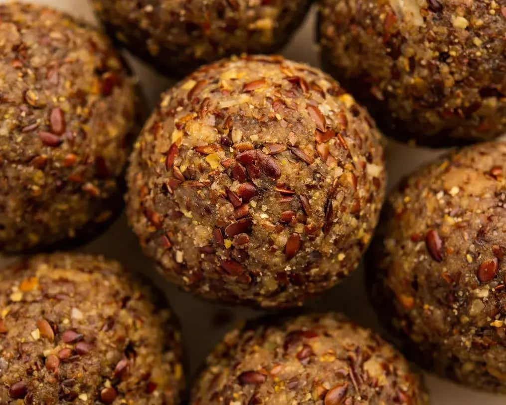 Fruit And Nut Silk Chocolate Balls With Oats