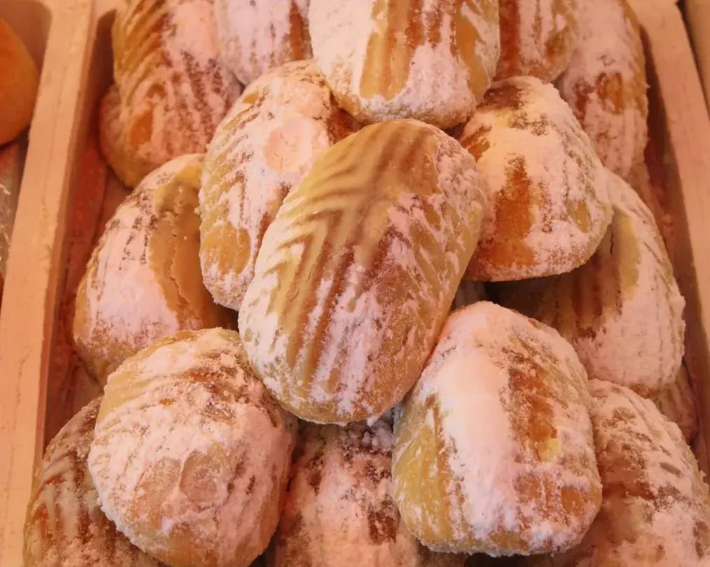 sugar dusted maamoul cookies