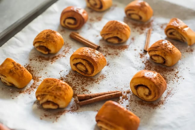 Soft and Fluffy Orange Cinnamon Roll to Make Your Mornings Extra Special