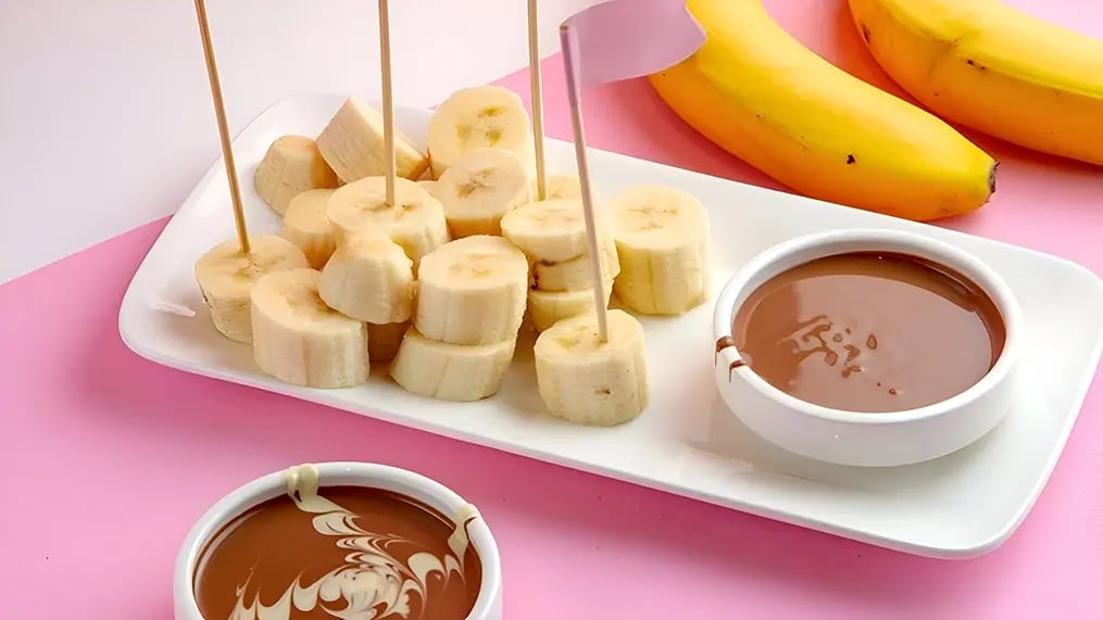 Special banana desserts for kids by the kids that are no bake - Frozen Banana Bites