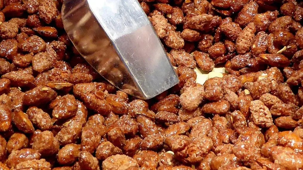 Spiced Chocolate With Roasted Almonds