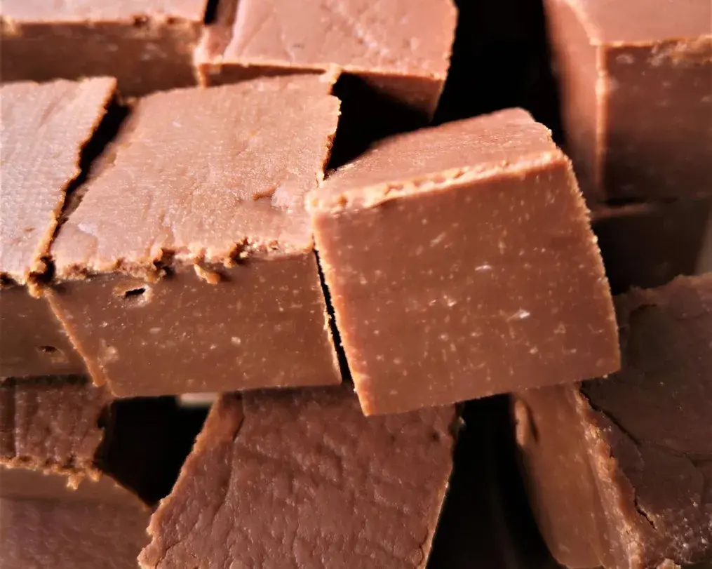 Step-by-Step Easy Chocolate Fudge Recipe for Beginners