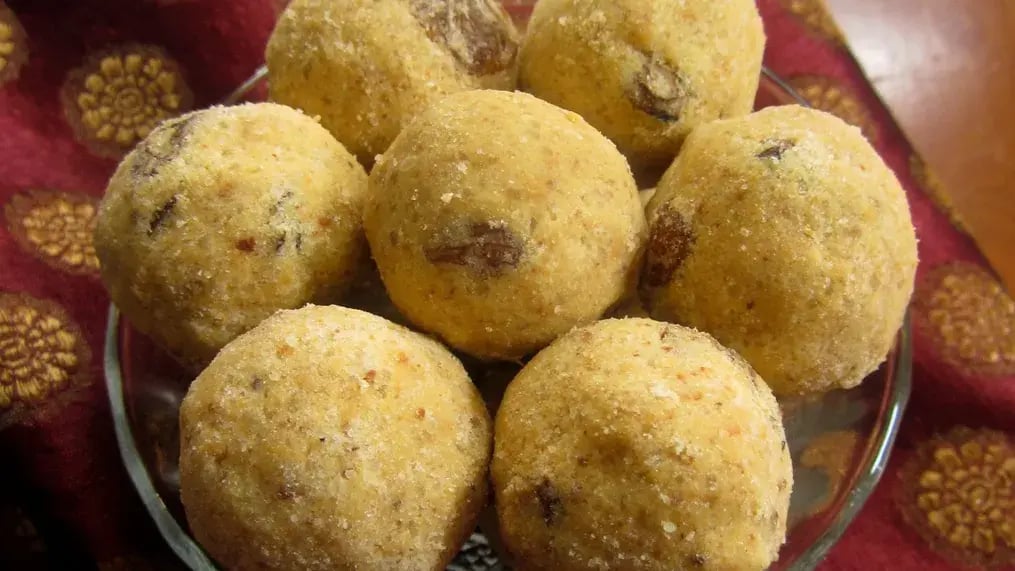 Step-by-Step Guide to Festive Sweets for Shankaracharya Jayanti Offerings - Besan Ladoo