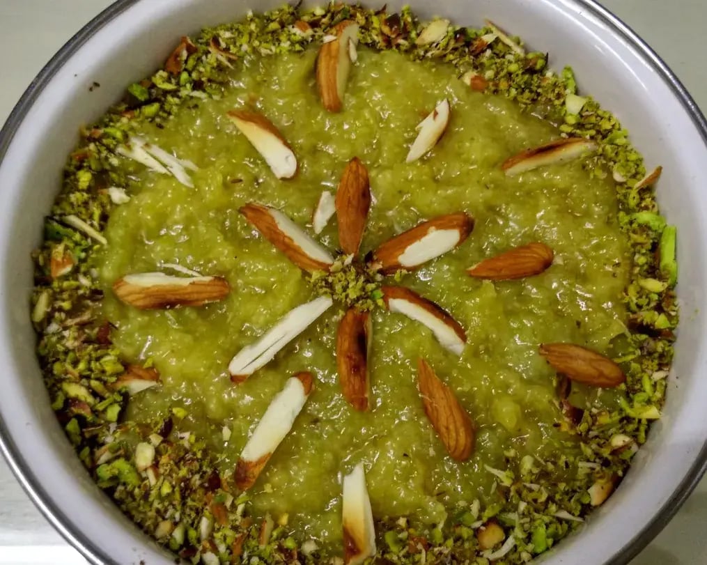 Nuts Topped Lauki Halwa