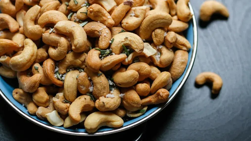 roasted cashews