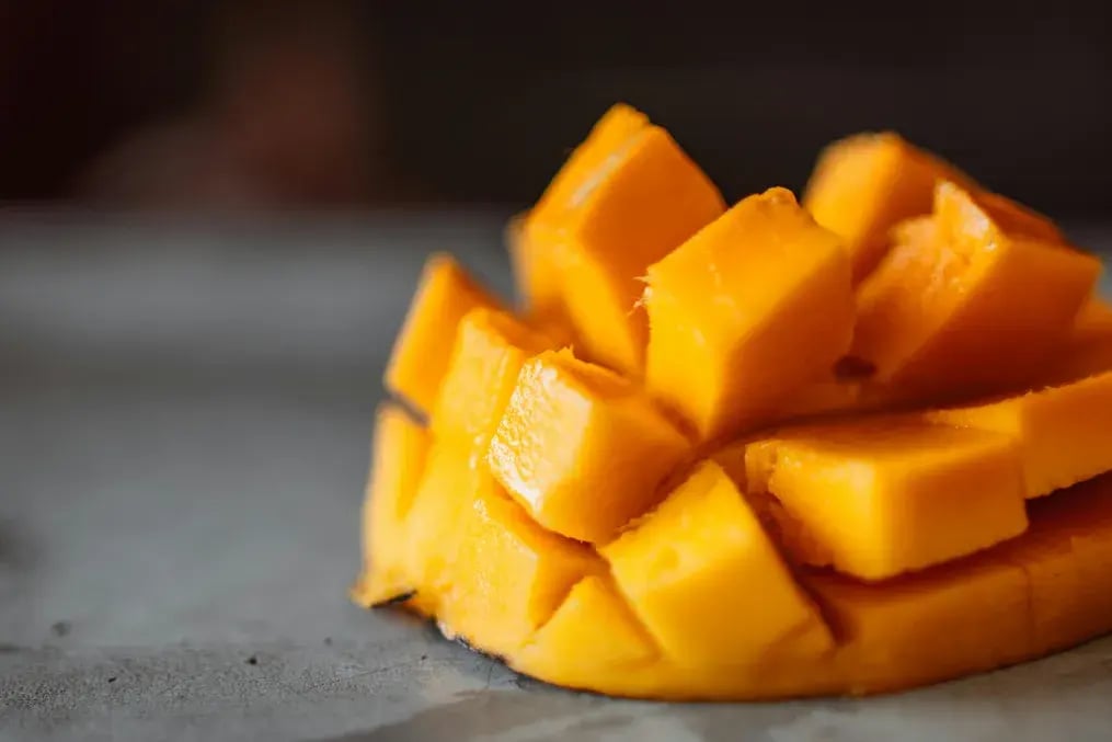 Step-by-Step Recipe for Mango Amrakhand to Celebrate Maharashtra Day - Choose the Right Mango Variety