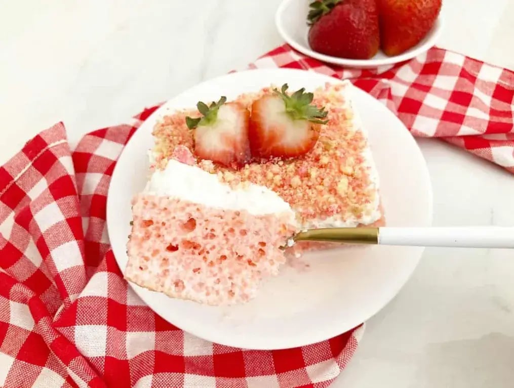 Add Strawberry Puree To The Cake