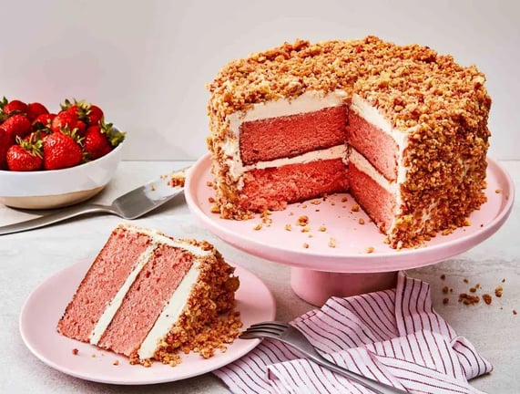 Strawberry Crunch Cake Recipe Perfect for Festive Celebrations