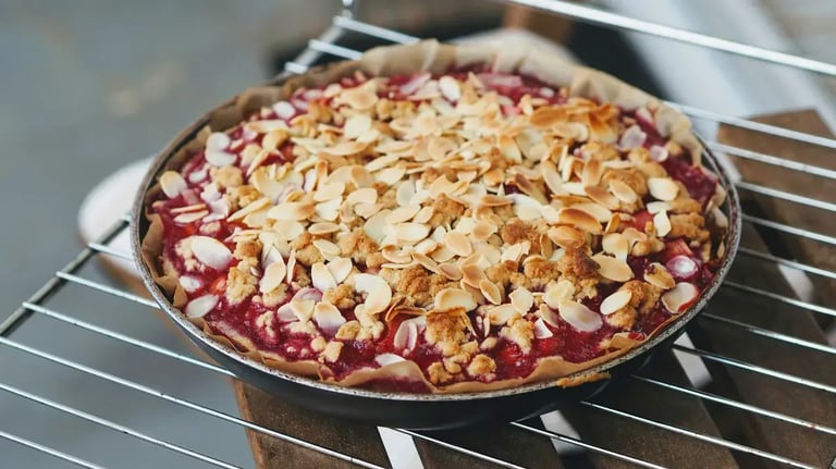 Summer-Ready Raspberry Sorbet Pie That’s Easy to Make