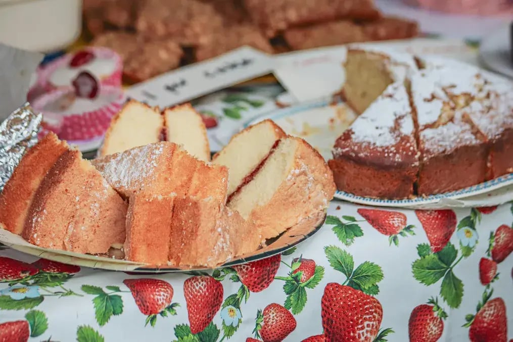 Sunny and refreshingly sweet Italian lemon cake recipe - Italian Lemon Cake 4