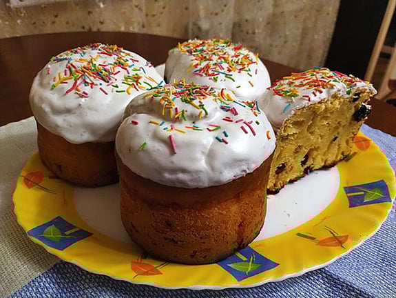 Feature Image - Variety Of Traditional Cakes From Belarus