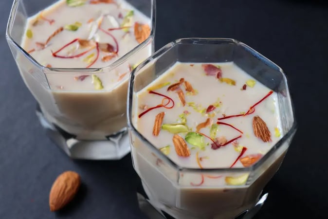 Thandai Mousse with Almond Flakes: A Festive Fusion Recipe