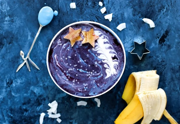 The perfect 5 smoothie recipes for kids in a bowl