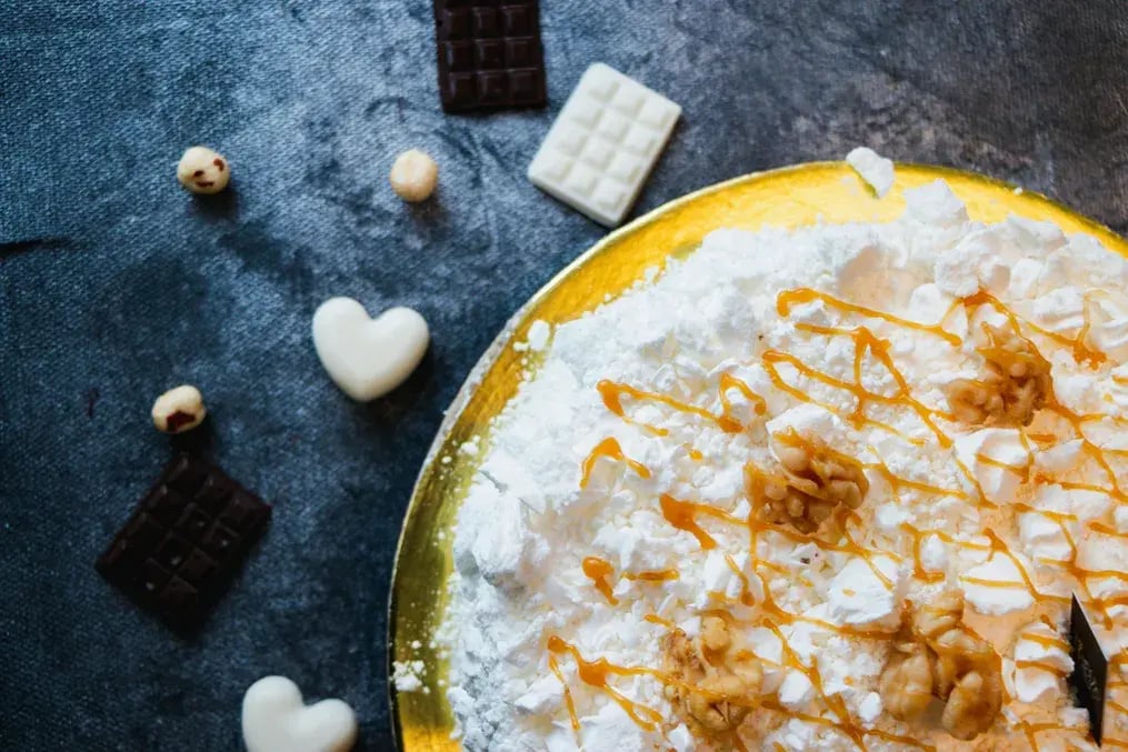 toffee-topped-cashew-cake-with-caramel-frosting-4