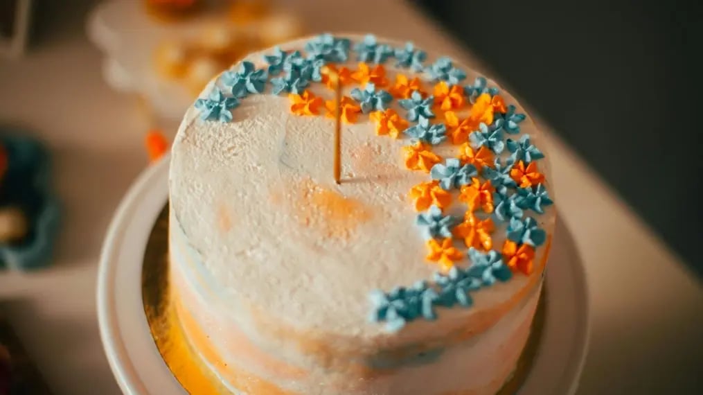 Father’s Day Cake Delivery Vs Homemade Baking