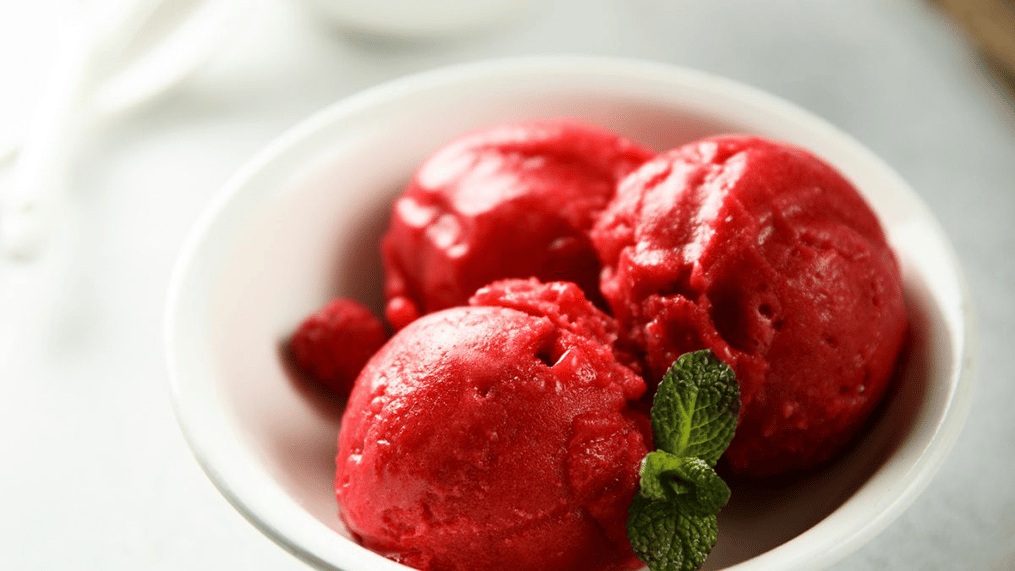 5-best-desserts-to-make-with-plums-2